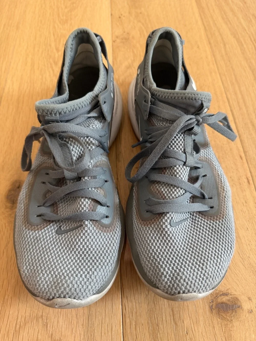 Nike Flex Grey Knit Flex Training Shoes with White Swoosh - Picture 3 of 6